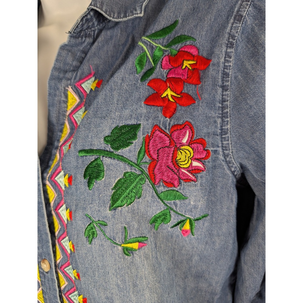 Westbound Embroidered Floral Chambray Denim Button Front Shirt Women Medium Boho - Picture 6 of 12